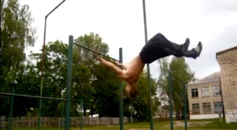 Деревенский паркур и акробатика. Дмитрий Хахин 2013 год 1